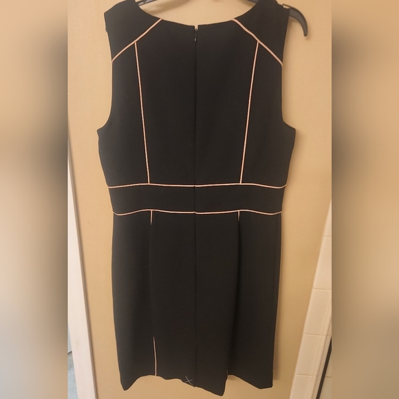 Ann Taylor Black Loft Sheath Dress with Pink Piping NWT Size 10 - Picture 2 of 3
